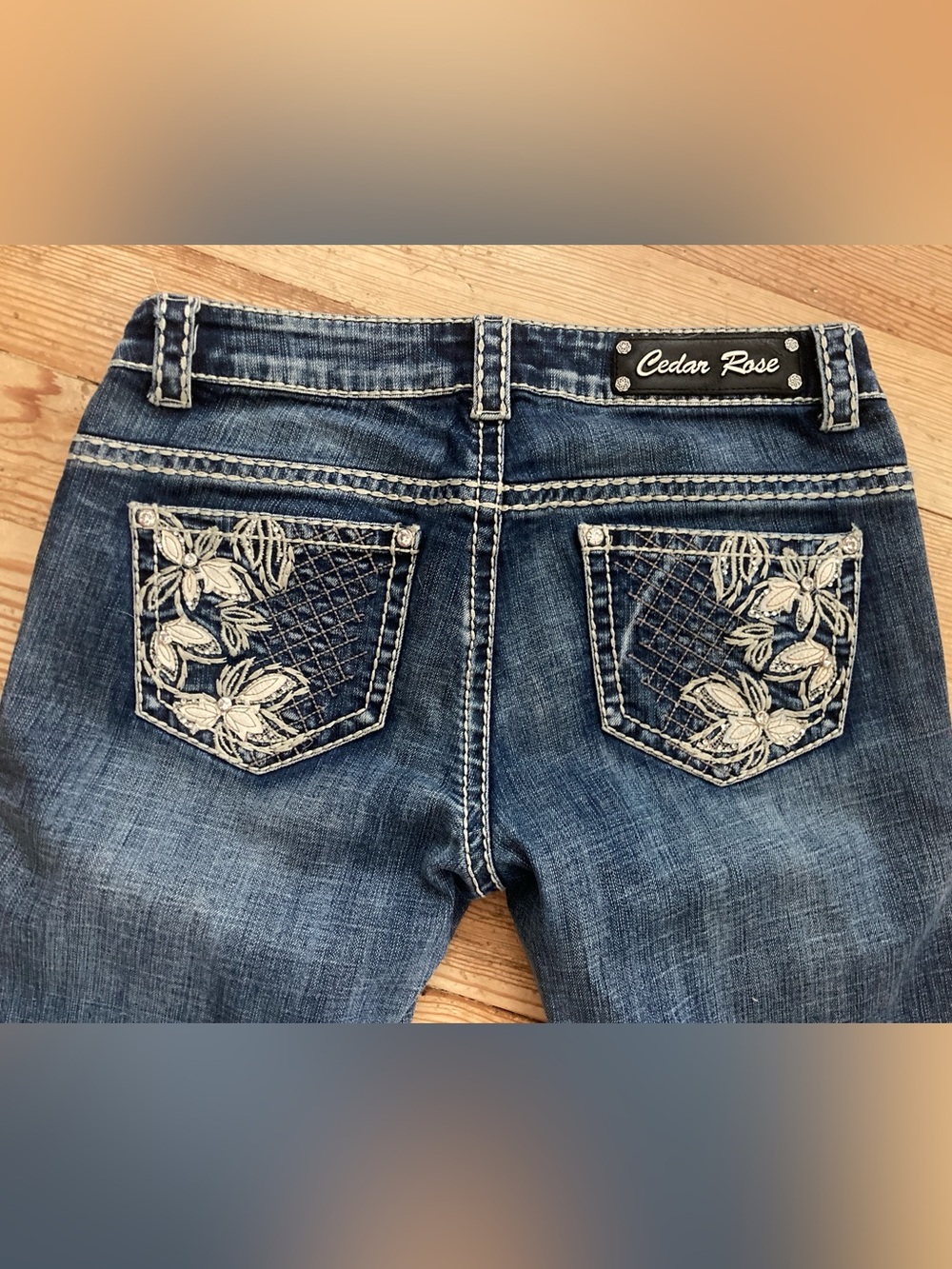 Women's Floral Embroidered Jeans